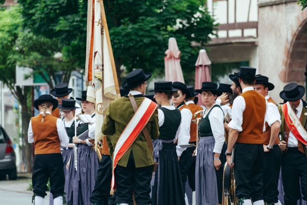 Mit Zelt und Kirmes in der Pfarrhalle        Vom 3. bis 6. Juli, Patronatsfest in Luerrip