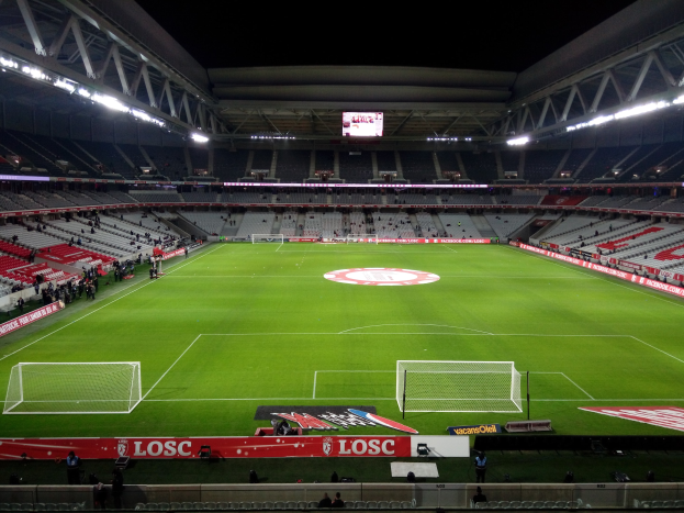 WM-Drama in der Runde der 16: Deutschland scheitert gegen Paraguay - Schwarzes Bild im Volksparkstadion mit dem nicht gegebenen Tor