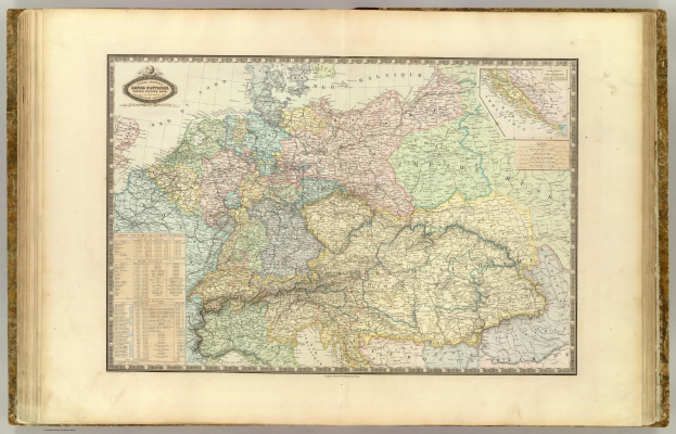 Ein offenes altes Buch mit einer detaillierten historischen Karte der Provinzen und Städte Deutschlands.
