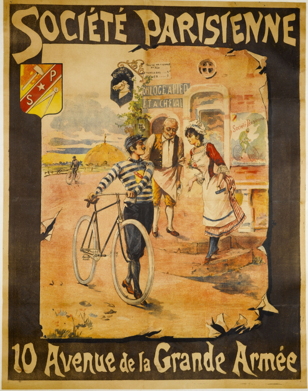 Plakat, das ein Fahrradrennen in Paris, Frankreich, ankündigt, mit einer Gruppe von Menschen, von denen einer ein Fahrrad hält, und einem Gebäude im Hintergrund, sowie Text auf dem Plakat.